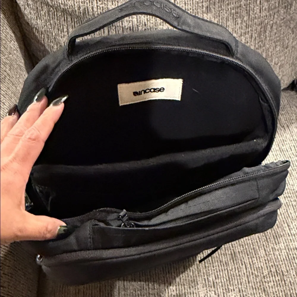Incase Jet Black Men's Backpack